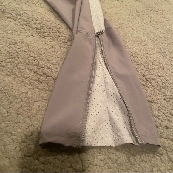 Under Armour Light Grey Wind Pants Sz Large Drawstring Side Zips Stripe on side - Picture 12 of 13